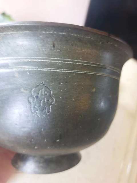 Handgedreven bronzen beker met meesterteken, Perzisch — foto 9