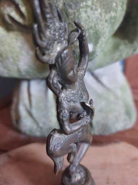 Bronzen Khmer Apsara tempelbel — foto 3