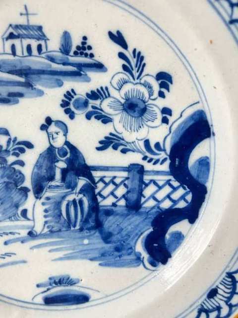 Delfts bord met chinoiserie en gele randlijn, 18e eeuw — foto 5