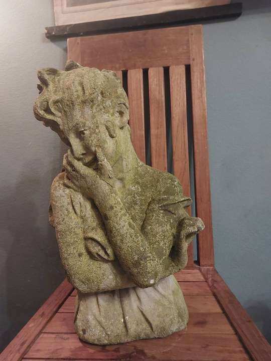Antieke Franse tuinbuste, jonge vrouw, ca. 1910-1920