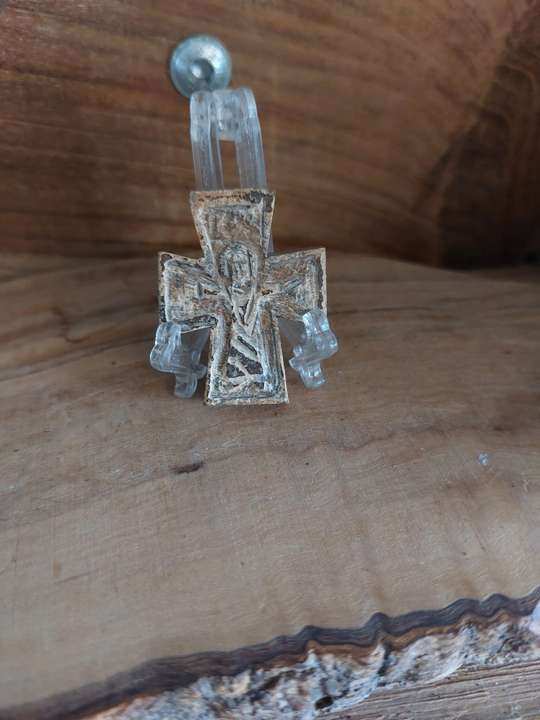 Byzantijnse benen kruishanger, 10e–12e eeuw