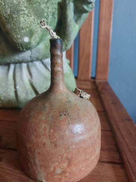 Klaas Fenne olielampje, handgedraaid aardewerk — foto 3