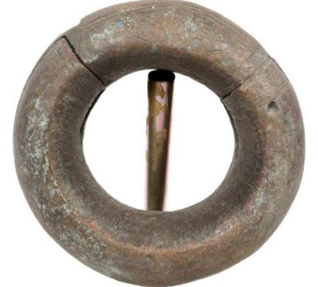 Zware bronzen ring met haaksluiting — Nigeria, 700 gram — foto 6