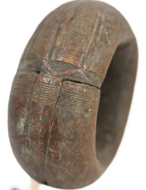 Zware bronzen ring met haaksluiting — Nigeria, 700 gram — foto 2