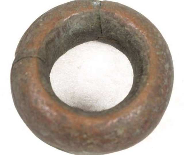 Zware bronzen ring met haaksluiting — Nigeria, 700 gram — foto 3