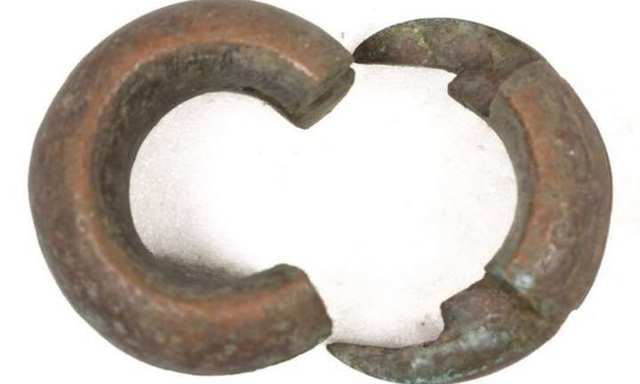 Zware bronzen ring met haaksluiting — Nigeria, 700 gram — foto 7