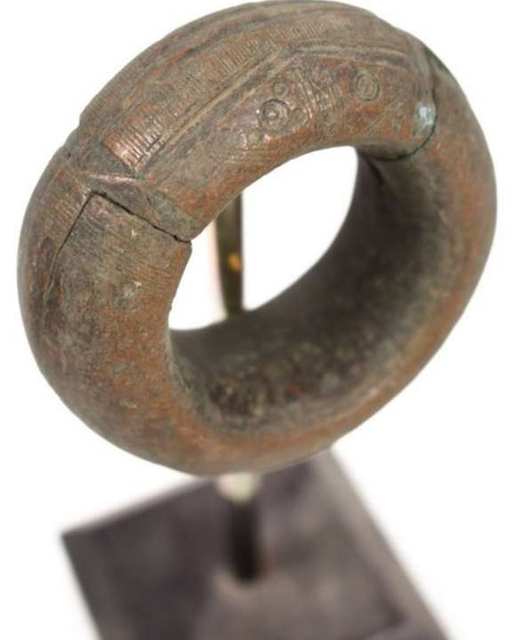 Zware bronzen ring met haaksluiting — Nigeria, 700 gram — foto 5