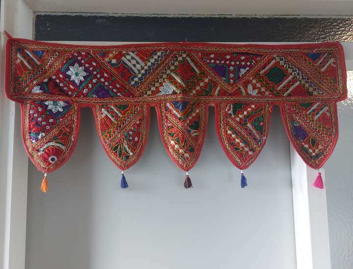 Indiase toran met spiegelborduurwerk, Kutch — 100 cm