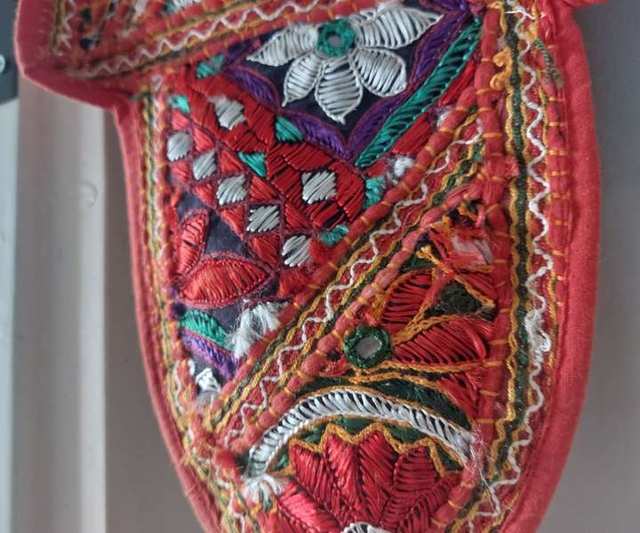 Indiase toran met spiegelborduurwerk, Kutch — 100 cm — foto 4